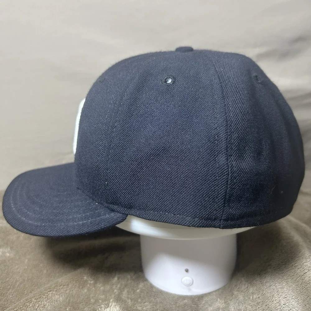 Vintage New Era 59FIFTY NY Yankees Hat Size 8 Made In USA Grey Underbrim Navy